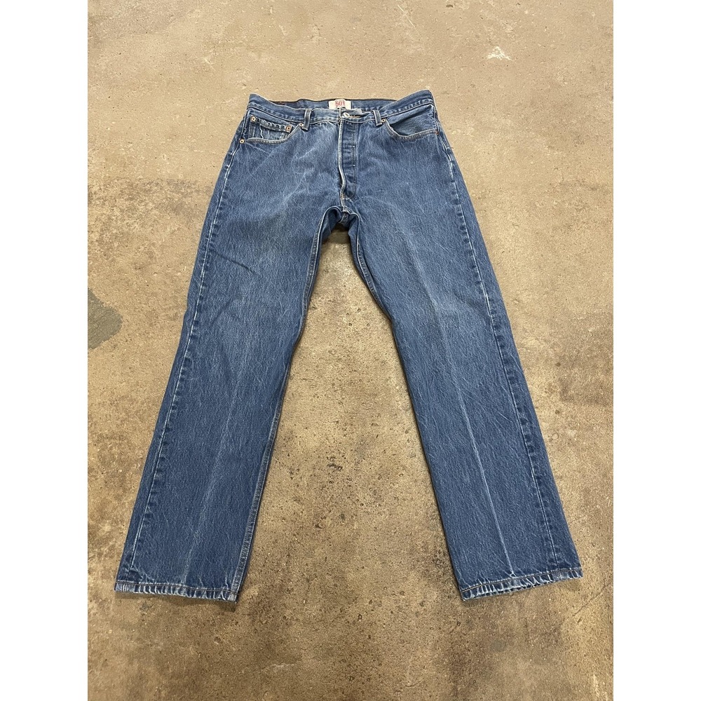 Levis 501 Jeans Mens 35x32 Medium Wash Blue Denim Straight Leg Button Fly Cotton